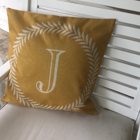 F Pillowcase - Picture 7 of 7